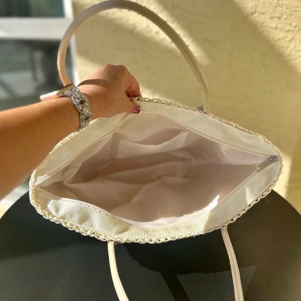 Fashion One, Shell-Crochet Straw Beach Bag/ Tote - Picture 4 of 8